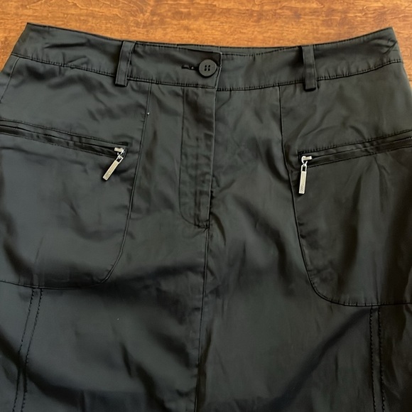 Black Sporty Women's Skirt - Picture 3 of 10